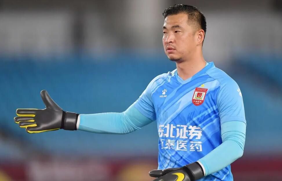 美女把尿口给男人玩